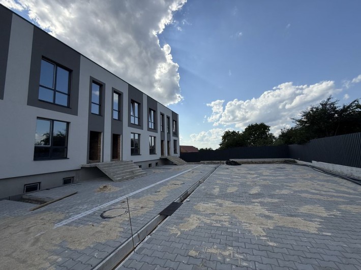 Продаж двоповерхового таунхауса в котеджному містечку закритого типу - фото 1