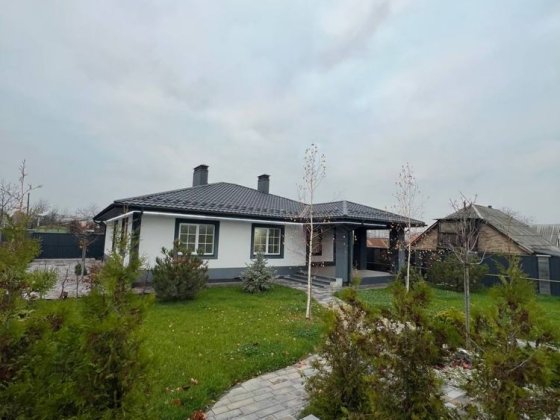 Будинок поряд з ТЦ Республика/10 соток/тераса/газ/без комісіі Киев