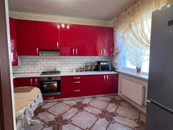 Тихий центр, будинок новобудова