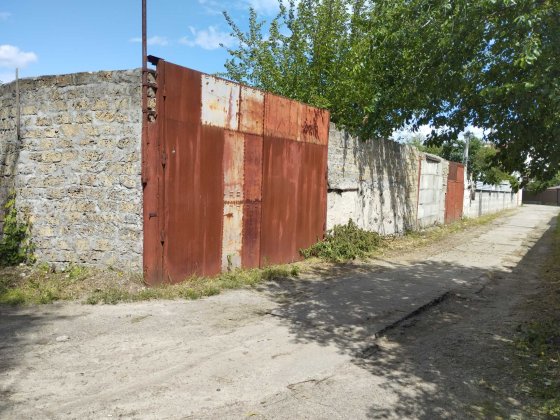 Кутова ділянка, ділиться на три, Спортивна 12, Радужний, "Приозерне". Киев