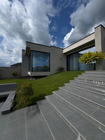 Продаж будинку з панорамним видом на місто Ужгород! - фото 1