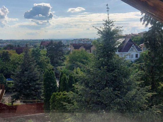 Будинок, по вул. Кошицька, 560 м² Ужгород