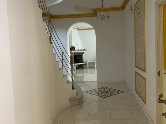 Продам будинок 450 м2. З бомбосховищем Киев