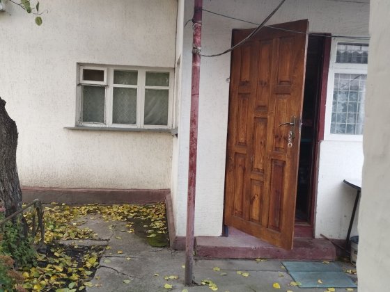 Частина будинку в Центрі міста з окремим двором Житомир