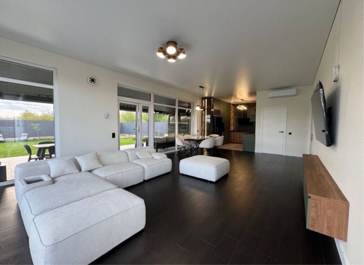 Продаж ьудинку з якісним дизайнерським ремонтом в садовому районі - фото 1