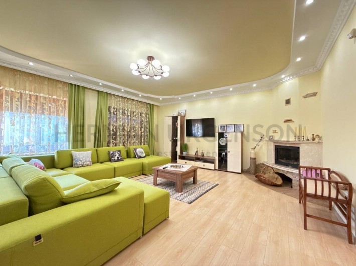 Продаж будинку 183 м.кв / 16 соток / р-н Компотний - фото 1