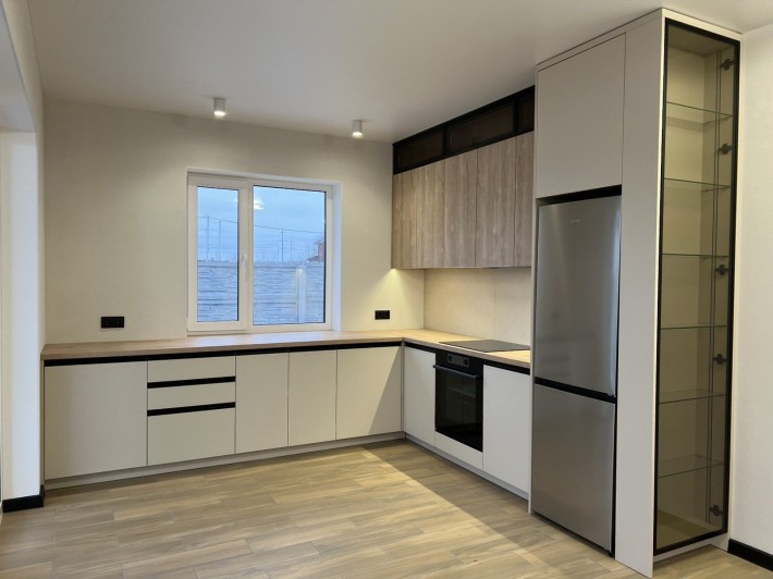 Продам будинок з ремонтом, 3 кімнати. - фото 1