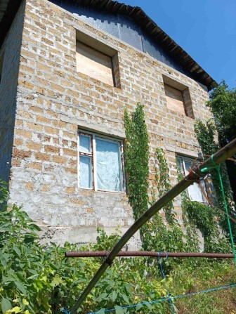 Дом 2-х поверховий з землею - фото 1