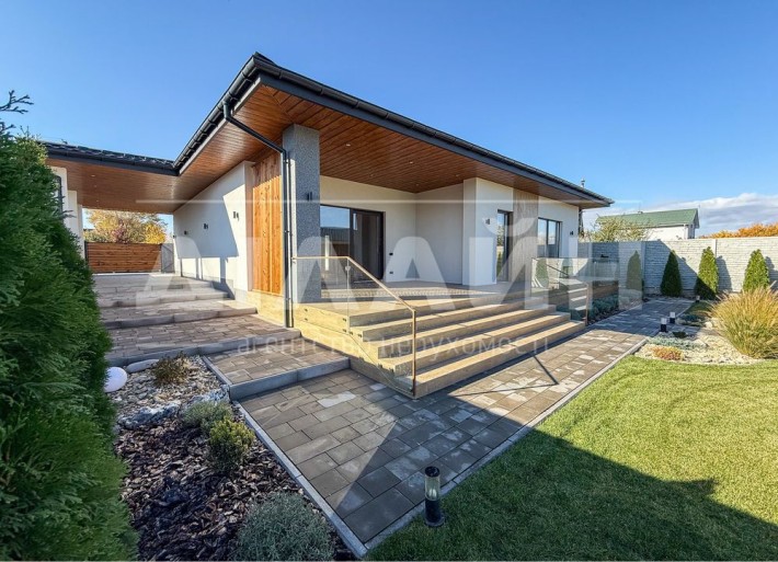 Новий казковий будиночок в гарному районі - фото 1