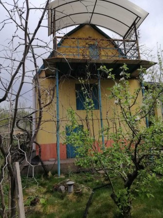 Дачный домик с участком на берегу залива Днепра - фото 1