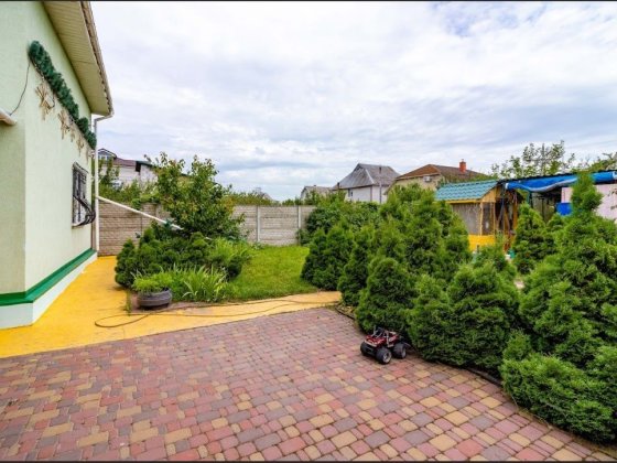 Продам будинок в осокорках по Садовій 96 Киев