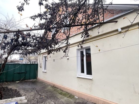 Продам окремий будинок район Кущівки недалеко від магазину Копілка Кропивницкий