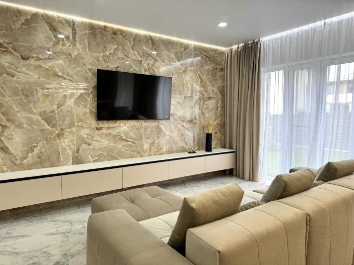 Невеликий будинок в котеджному містечку - фото 1