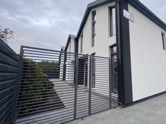 Таунхаус у Києві, 112 м²+дворик 40 м² Документи готові. Від власника. Киев