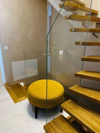 Продаж 6-кім. будинку 248 м.кв., в. Лінкольна - фото 1