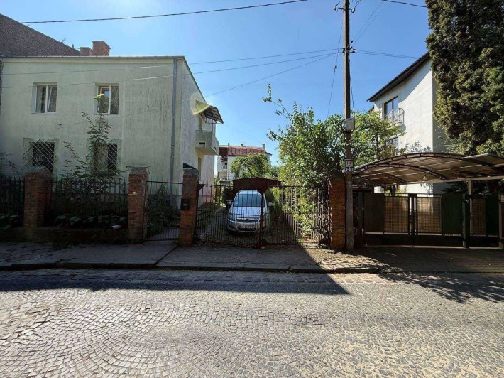 Продається 1/2 будинку з ділянкою в мальовничому районі Львова! - фото 1