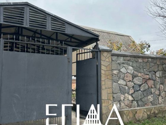 Пів будинку р-н Катранівка, поруч онкодиспансер Кропивницкий