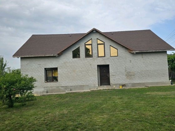 Будинок в селі Бабурка