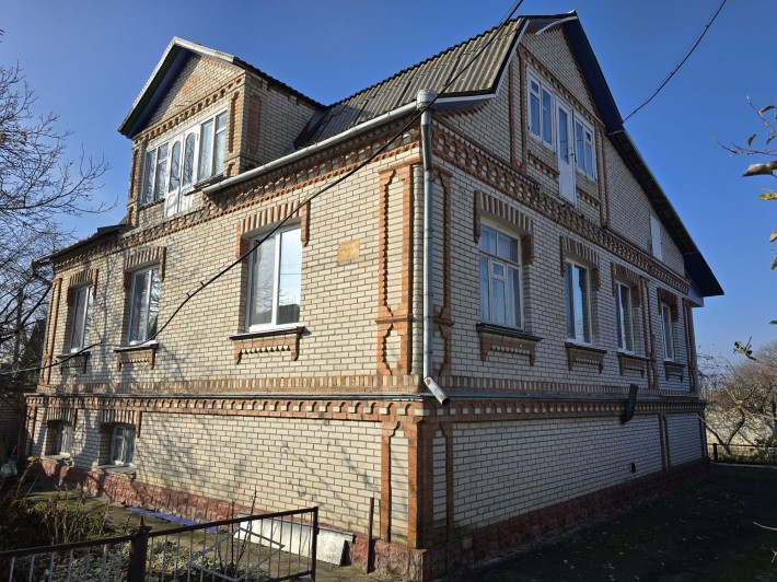 Будинок площею 284 кв.м на Старому місці - фото 1