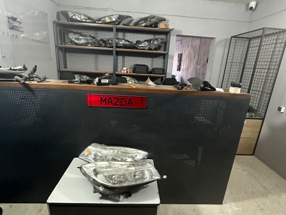 Оренда гаражного боксу з підйомником + 1,5 га території, охорона