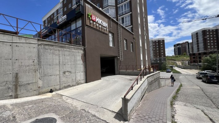 Продам паркінг та комірку жк «Амстердам» - фото 1