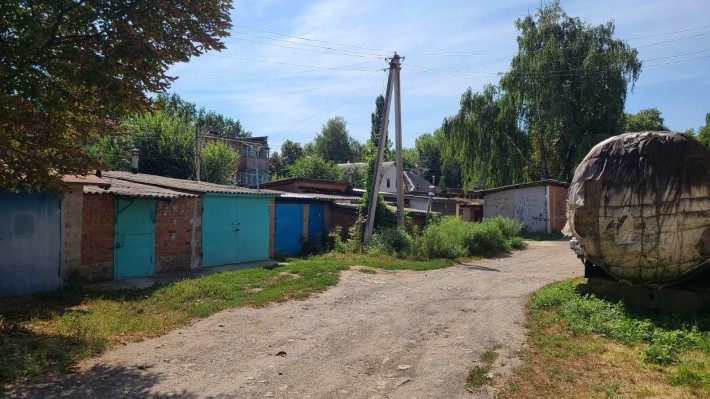 Сдам гараж  в центре , возле парка, переулок Ведомственный - фото 1