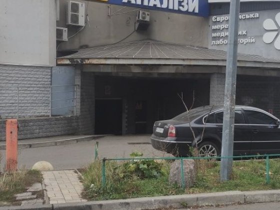 Паркінг на Лівобережній