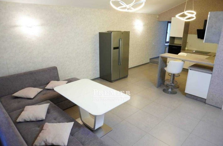 Готовый бизнес и жильё в одном! Продаётся дом 210м² с магазином! - фото 1