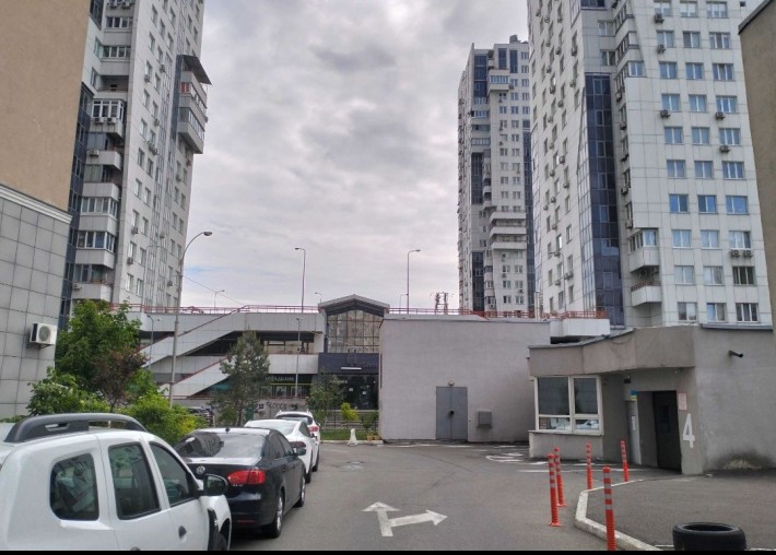 Оренда підземного паркінгу, Срібнокільська 1, ЖК Корона - фото 1