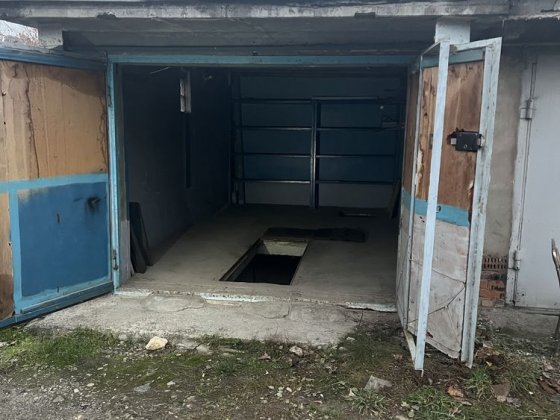 Оренда гаражу 6х3м на Оболоні в кооперативі - авто, склад, бізнес Київ