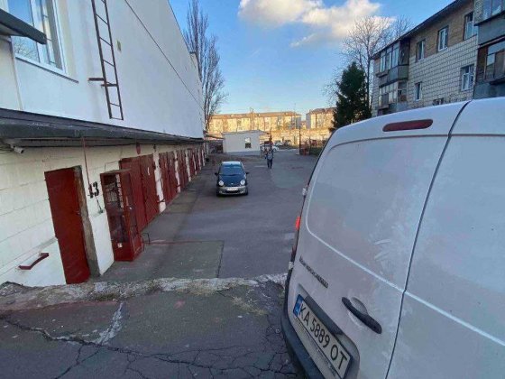 Здам гараж Метро Лівобережна ЖК Галактика Теплий Охорона.Світло Київ