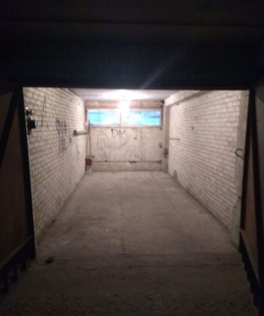 Здається в оренду гараж в багатоповерховому АГК 18 - фото 1