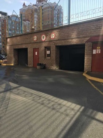 2 паркомісця на Володимира Івасюка 4, жк оазис оболонь - фото 1