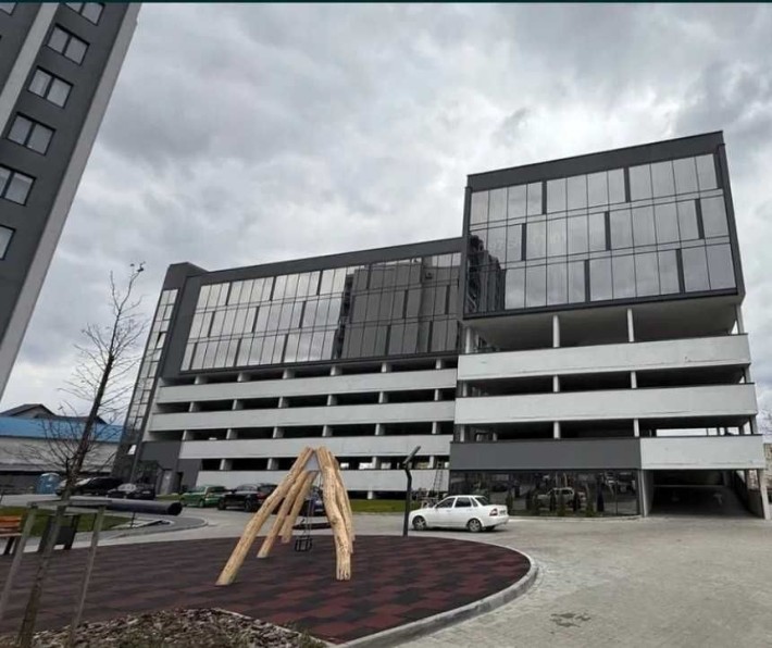 Оренда паркомісць у багаторівневому паркінгу в ЖК Resident Hall 3 шт. - фото 1