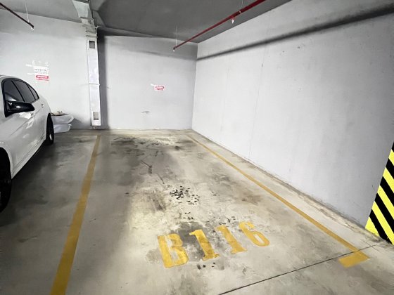 Паркинг Каманина рядом с лифтом/27 Жемчужина Одесса