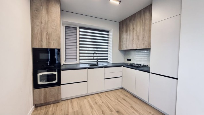 Окремий будинок з сучасним ремонтом - фото 1