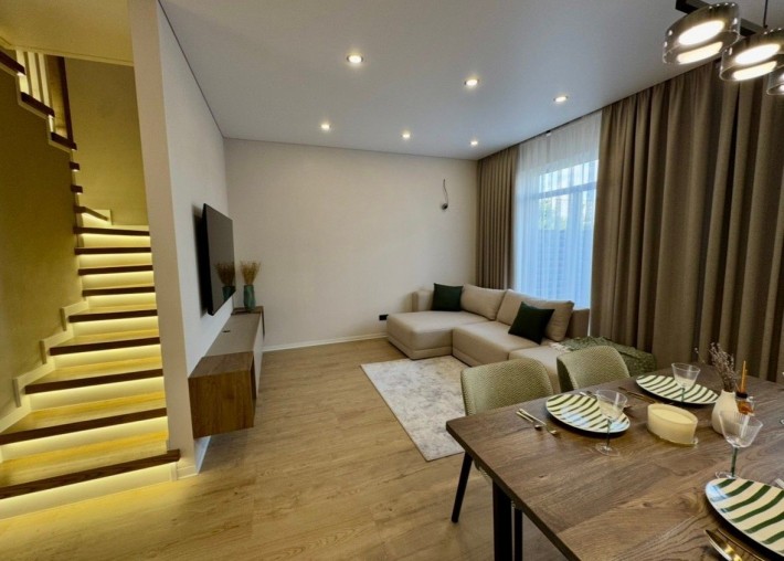 Продаж таунхауса з технікою та меблями! Без Комісії! - фото 1