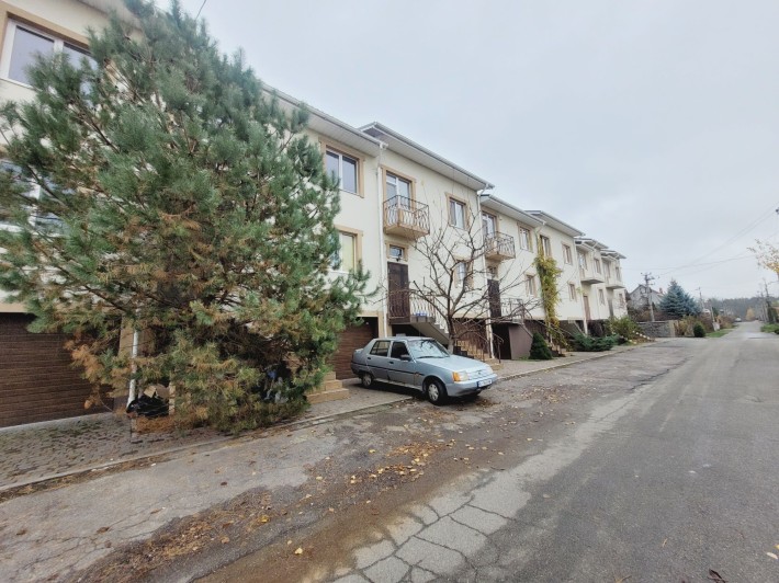 Кутовий таун з гаражем! Софіївська Борщагівка - фото 1