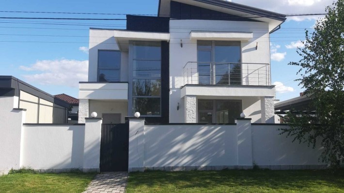 Продам дизайнерський будинок у стилі Hi-Tech з басейном, 12 соток - фото 1