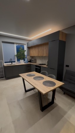 Таунхаус с ремонтом 93м2 в обжитом районе - фото 1