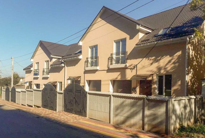 Таунхаус с внутренним двориком - фото 1