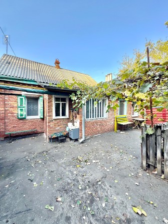 D1L Продам будинок з ділянкою 15 сот. у місті.  Сертифікат! - фото 1