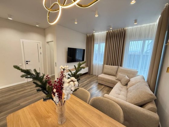 Квадробудинок з ремонтом в Петропавлівська Блрщагівка. БЕЗ КОМІСІЇ