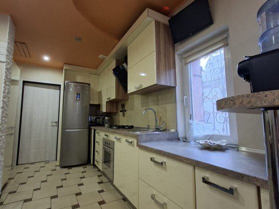 Продам полдома 75кв.м м.Киевская ул.Бескрайняя Харьков