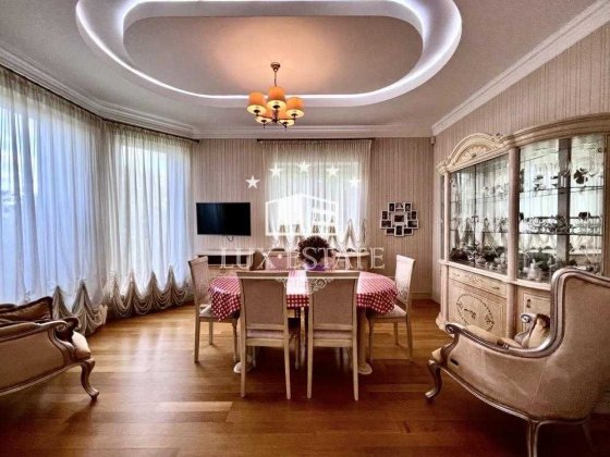 В продаже дом с бассейном в районе Лысой Горы Харьков