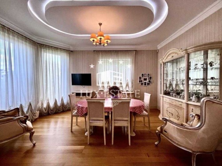 В продаже дом с бассейном в районе Лысой Горы - фото 1