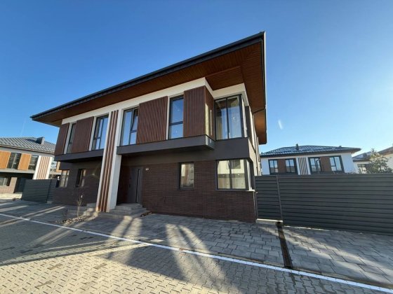Квадробудинок 72 м² у закритому котеджному містечку Garden Village!
