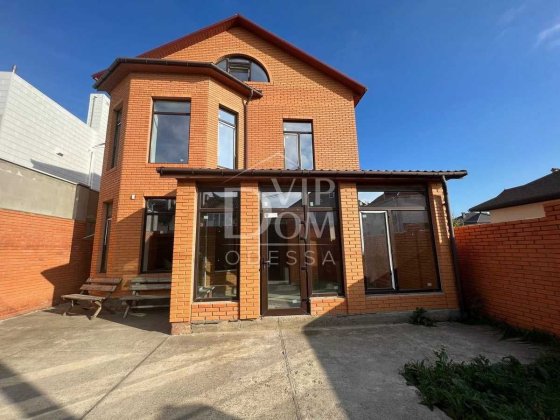 ПРОДАМ Отличный  Дом из кирпича и ракушечника Киевский район. Одеса
