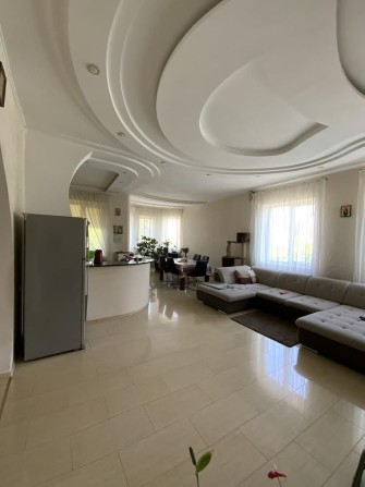 Продаю 2- х этажный  добротный  хозяйский дом на Большом Фонтане. - фото 1