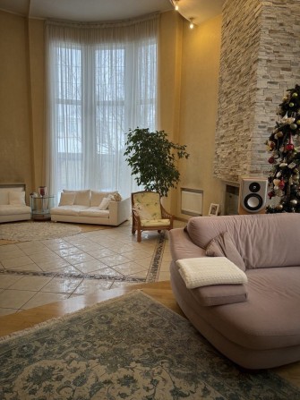 Продаж елітного будинку у Петропавлівська Борщагівка 460м2 - фото 1